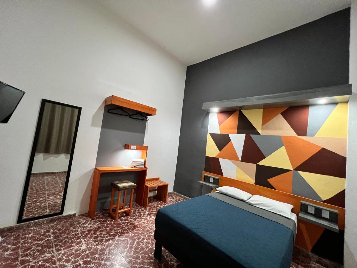 モレリア Casa Aura Bed & Breakfast エクステリア 写真