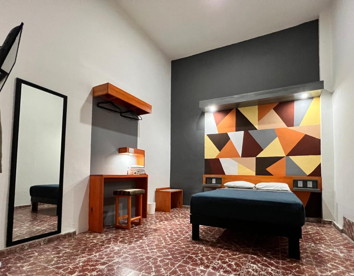 モレリア Casa Aura Bed & Breakfast エクステリア 写真